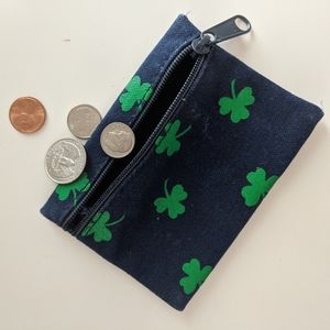 NBU Vintage St Patricks Day Shamrock Unisex Holder